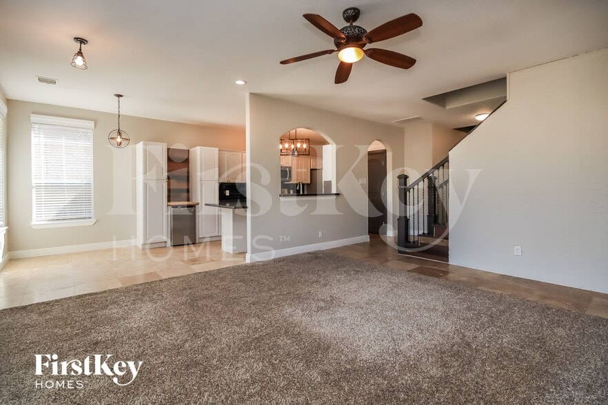 Building Photo - 8306 White Willow Ln