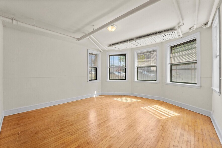 Building Photo - 2322 N Spaulding Ave