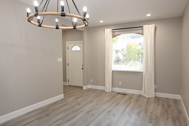 Building Photo - Nice Willow Glen Bungalow, Pet Friendly, 2...
