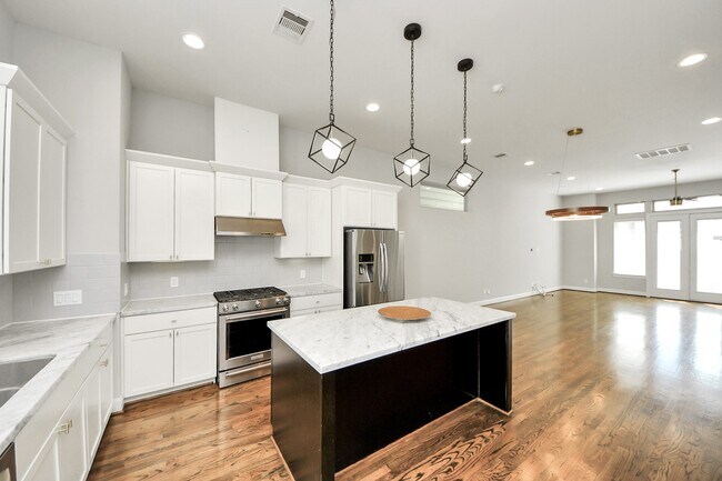 Building Photo - 1265A Bonner St