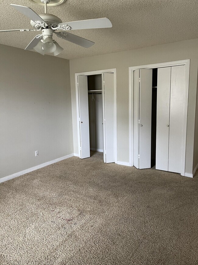Building Photo - 12081 Longwood Dr