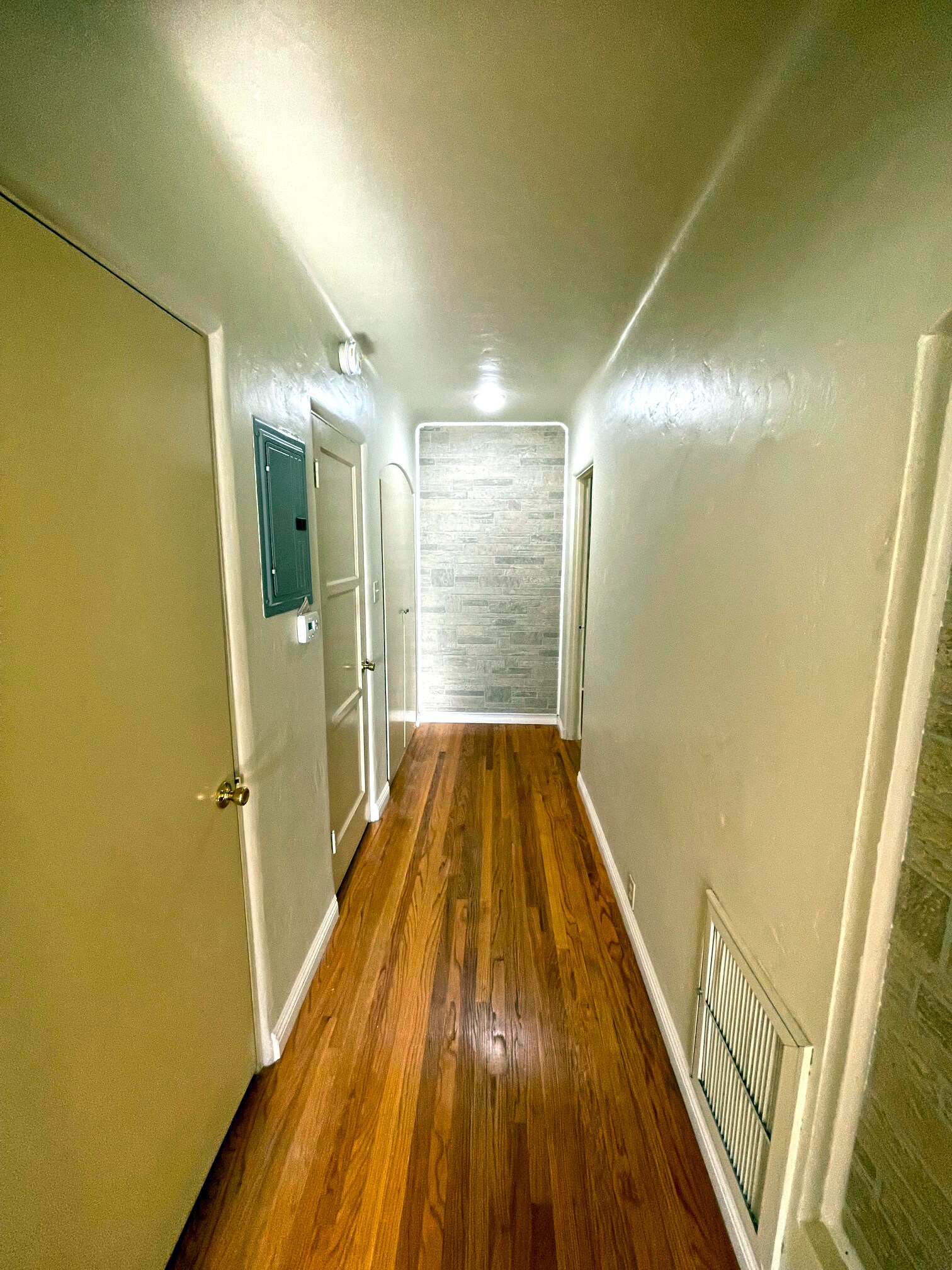 Building Photo - 1700 Don Carlos Ave