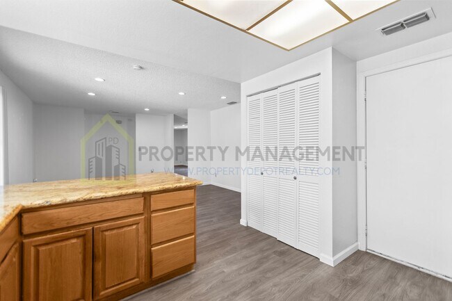 Building Photo - Charming 4-Bed, 2-Bath Home in Sacramento’...