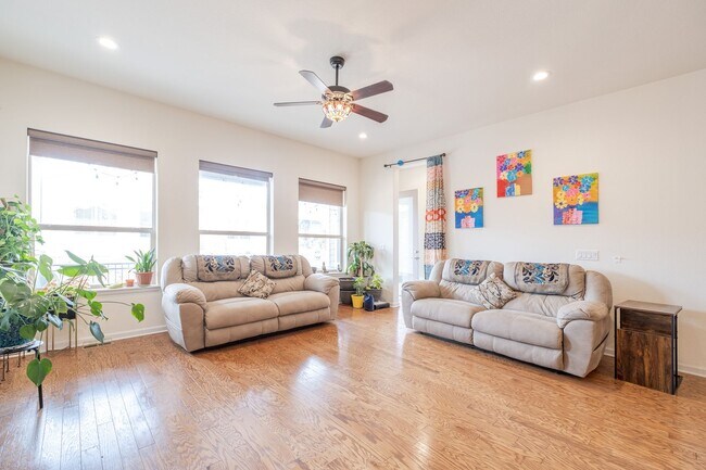 Building Photo - Gorgeous 3-Bed, 3-Bath Home in Ketcher Farm- Theater Room & Fenced Yard!