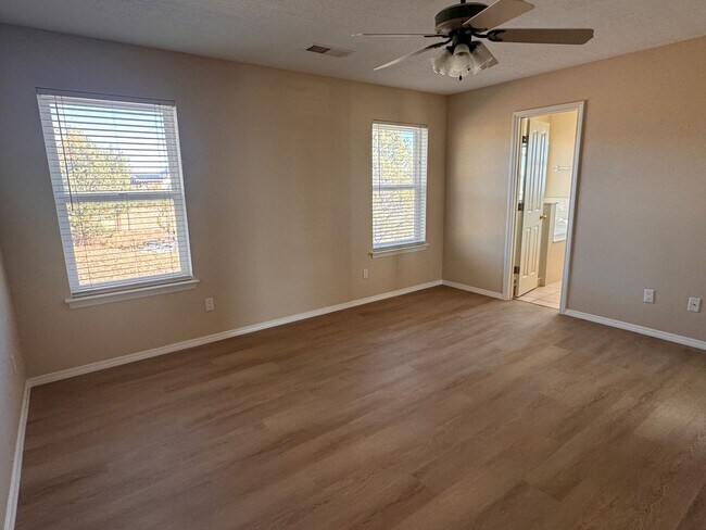 Building Photo - 3 Bedroom, 2 Bathroom Home in Tijeras, NM