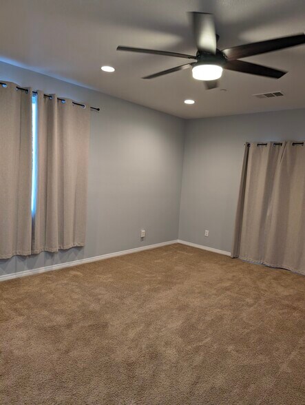 Downstair Room - 9380 Dauchy Ave