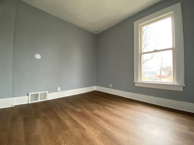 Building Photo - 35 S 3rd St