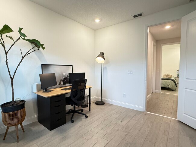 Building Photo - 76 Neighbor Ct