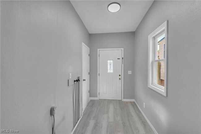 Building Photo - 3735 Marvin Ave