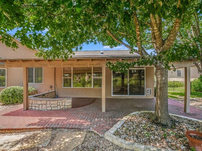 Building Photo - 138 Dewberry Dr