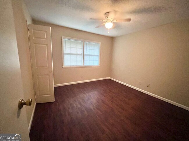 Building Photo - 100 Chalfont Dr