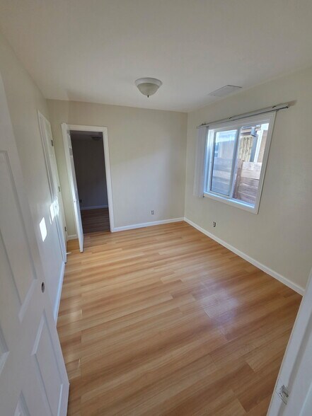 Building Photo - 3828 W 105th St