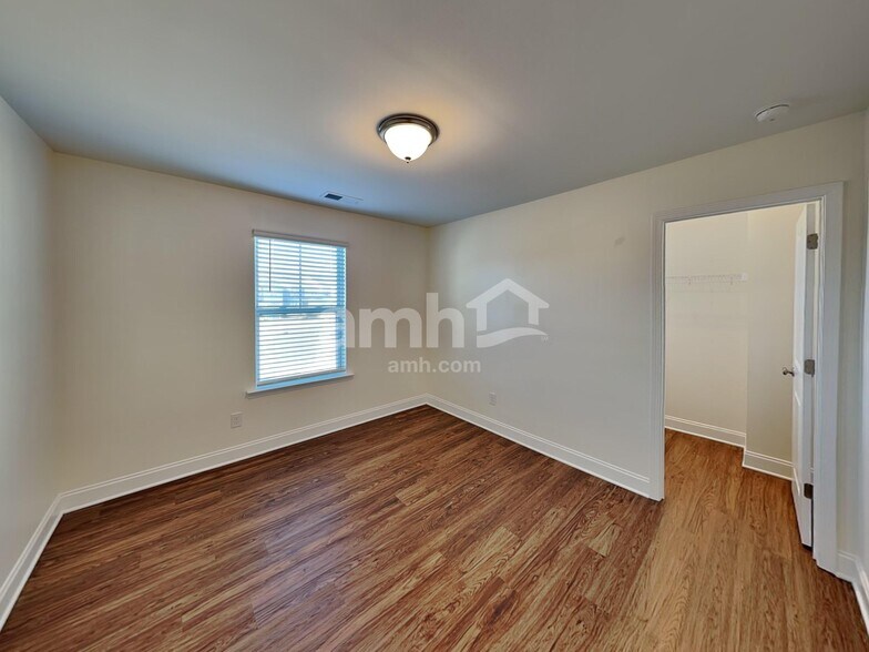 Building Photo - 106 Ashton Dr