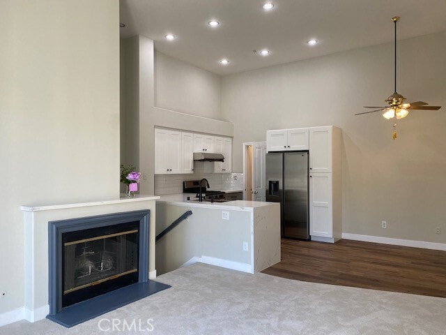 Building Photo - 2003 Ladrillo Aisle