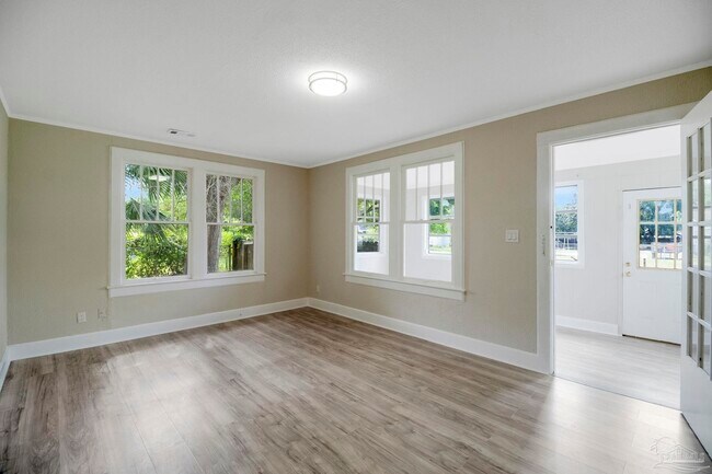Building Photo - 1322 Wisteria Ave