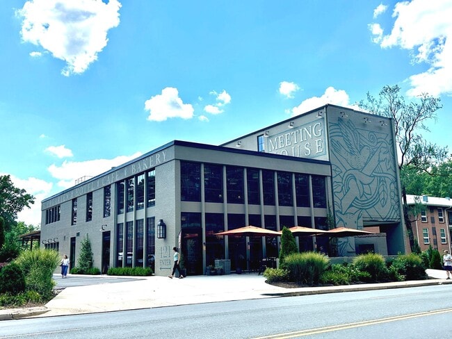 Building Photo - 411 Hampton Ct