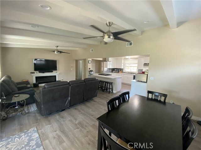 Building Photo - 1231 N Acacia Ave