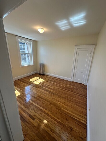 Building Photo - 109 Brainerd Rd