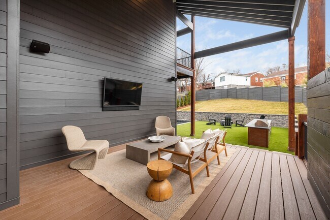 Building Photo - 601 S 9th St