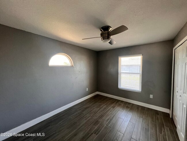 Building Photo - 741 Frisco St SE