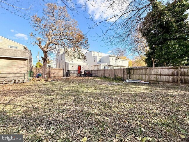 Building Photo - 840 Cumberland St