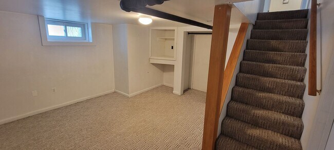 Building Photo - Alsace St #204 Manchester NH