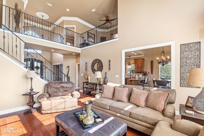 Building Photo - PRIVATE OASIS IN GATED COMMUNITY