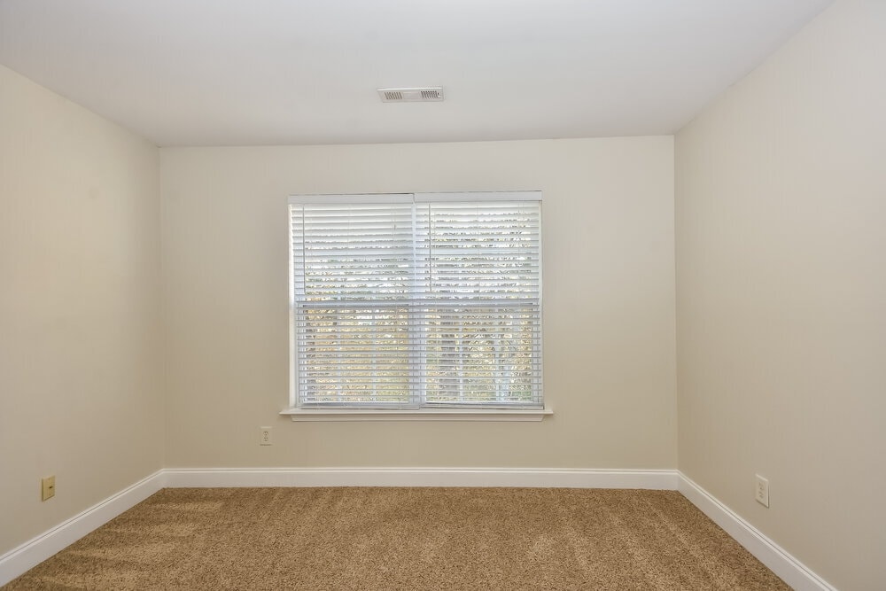 Building Photo - 1565 Bridgecrest Dr