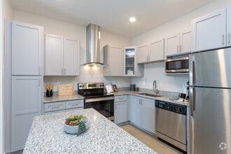 Interior Photo - Aldon at Powell & Broad