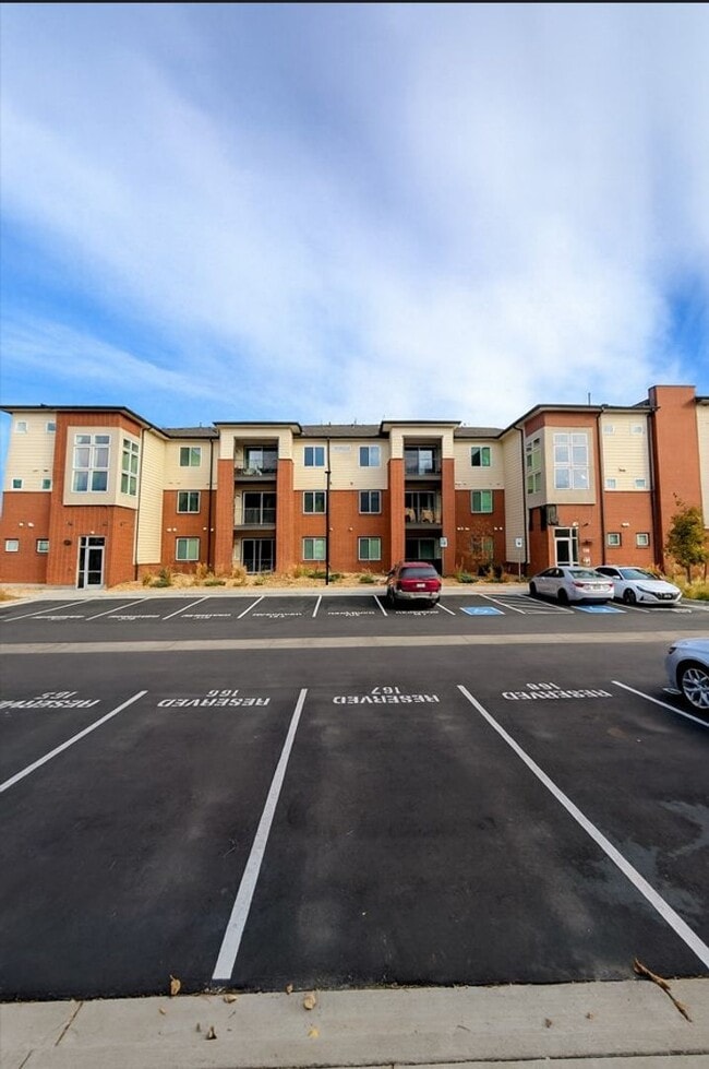 Building Photo - Long Realty & Property Management - 2 Bedroom 2 Bathroom condo in Aurora