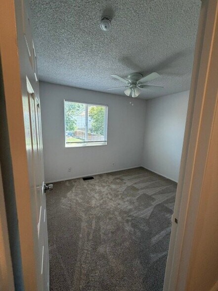 Building Photo - 7851 S Chadbourne Dr