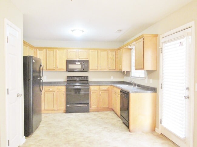 Building Photo - Home in McCalla!!  Available to View with ...