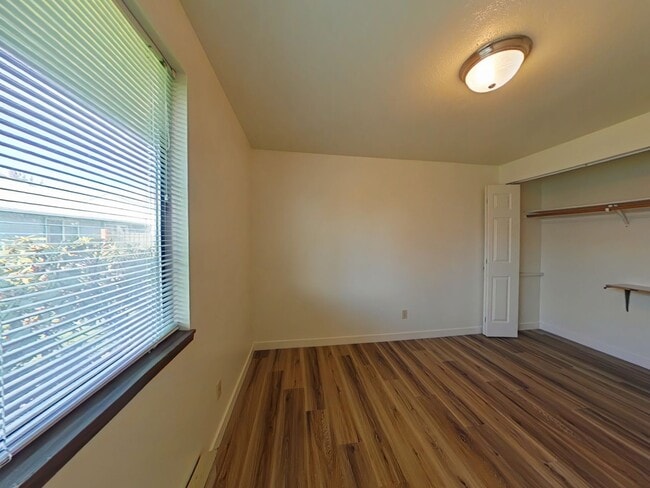 Building Photo - WINTER SPECIAL ~ $645 OFF FIRST MONTH RENT