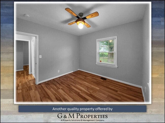 Building Photo - 2 Bedroom Recently Remodeled Single Family Home now available in North Greece!