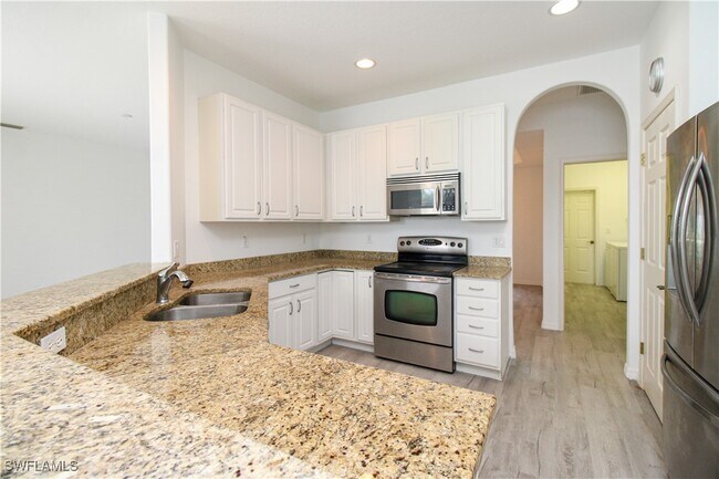 Building Photo - 3927 Aurora Ct