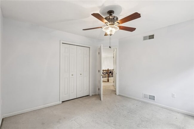 Building Photo - 403 Worth Ct