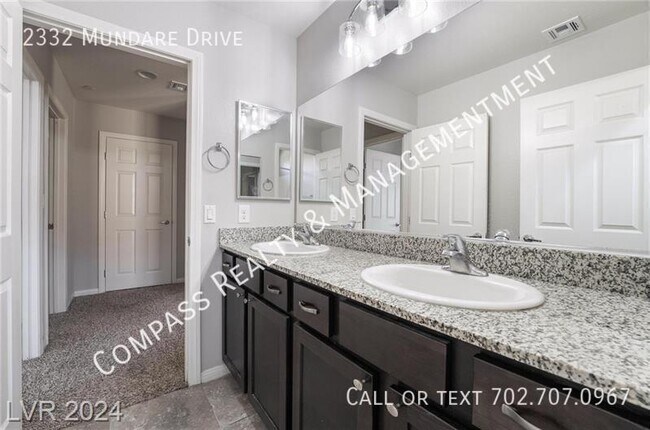 Building Photo - 2332 Mundare Dr
