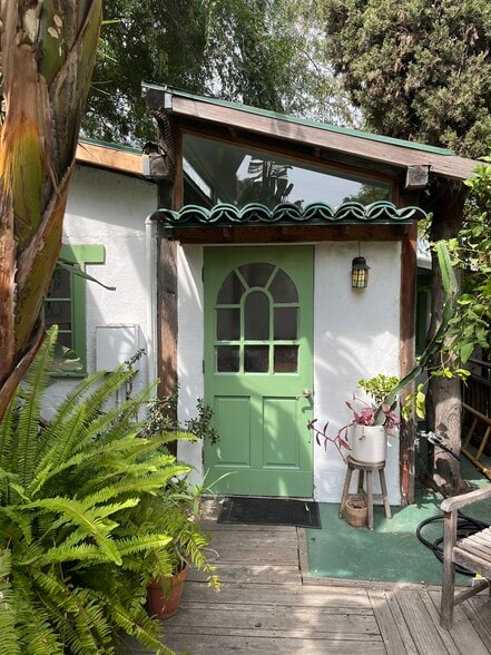 Primary Photo - 3534 Fernwood Ave