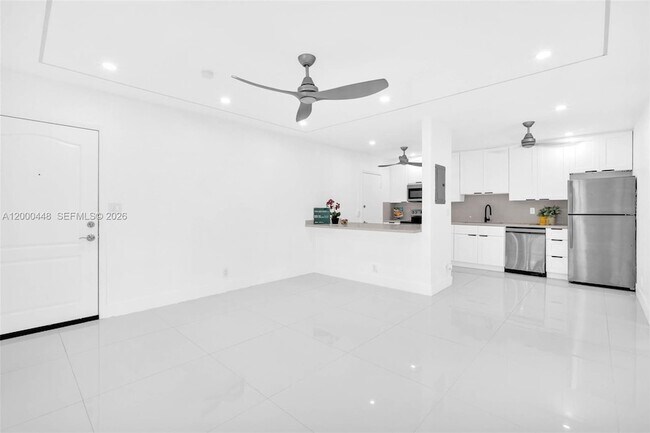 Building Photo - 770 SE 2nd Ave