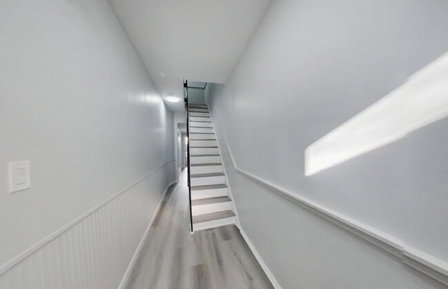 Building Photo - 130 1st St