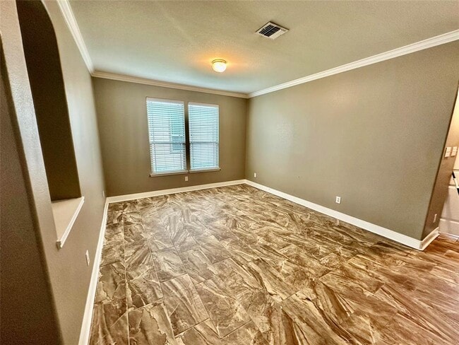 Building Photo - 5849 Sardinia Dr