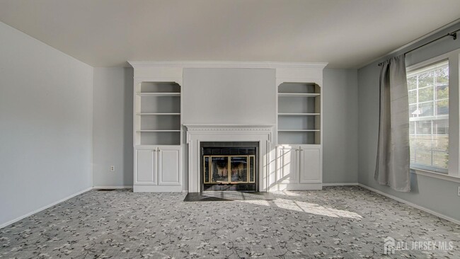 Building Photo - 32 Canterbury Dr
