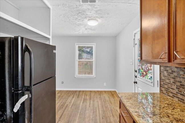Building Photo - 11230 Blades- 3bed/1bath $1,195/month