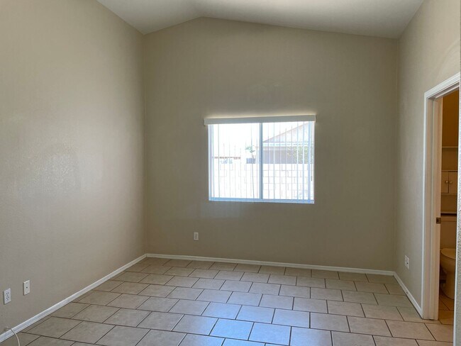 Building Photo - Freshly painted 4Bdm 2Ba Home, in a well desired location! will not last long!