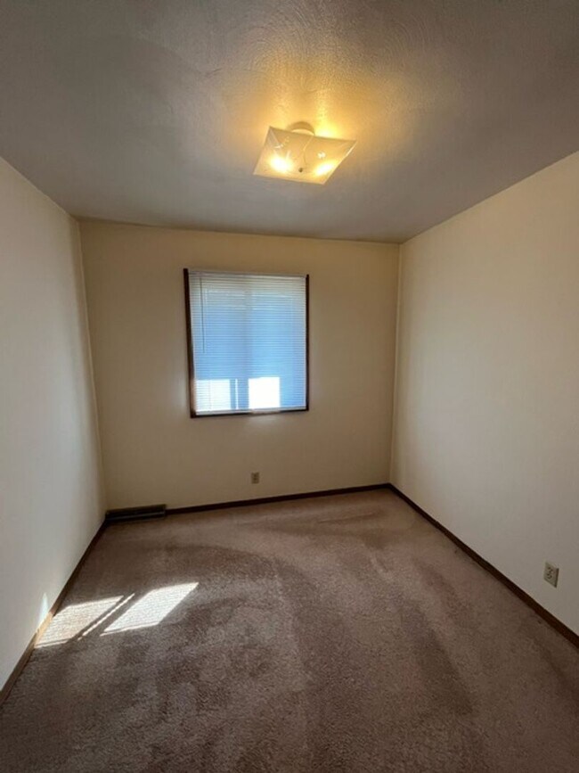Building Photo - 605-607 Margate Drive