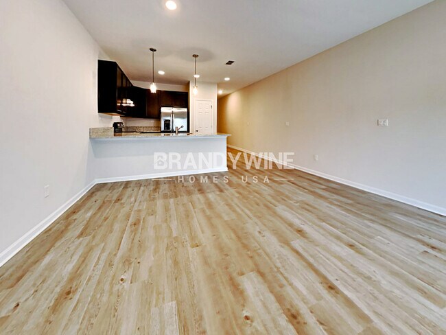 Building Photo - NEW Lower Rental Rate Leasing Special: Mar...