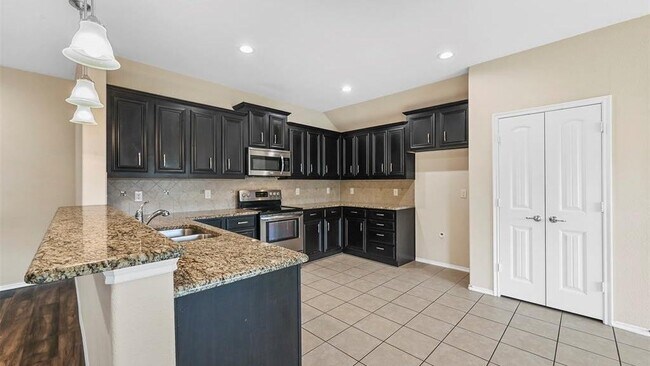Building Photo - 2201 Liriope Ln