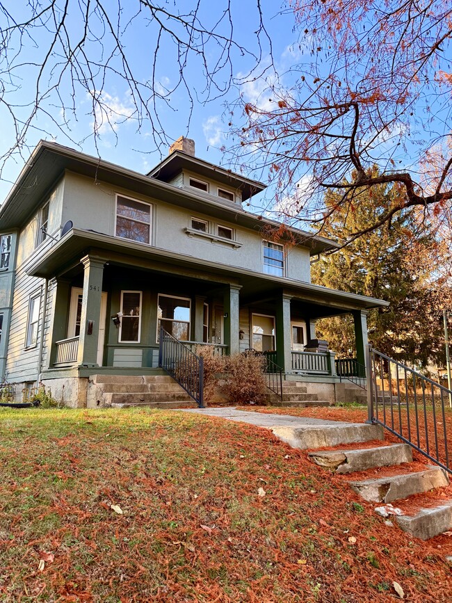 Building Photo - 541 Grafton Ave