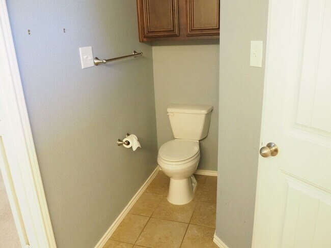 Building Photo - 3 Bed 2 Bath in Denton