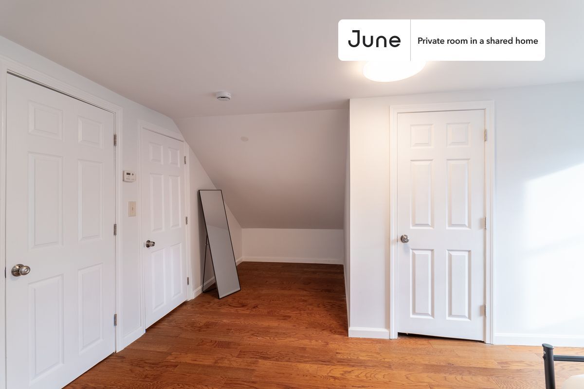Building Photo - Room in Shared 4 bed/4 bath home in East Cambridge